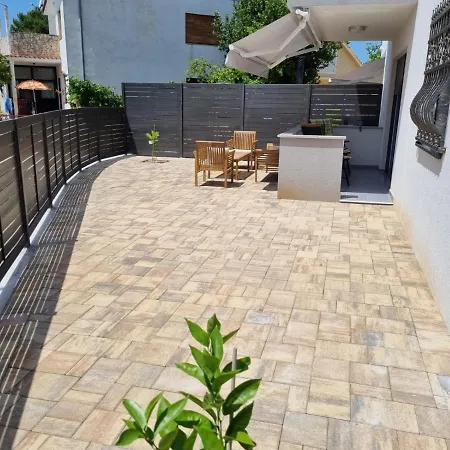 Blue Pearl Apartment *