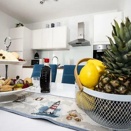 Blue Pearl Apartment *