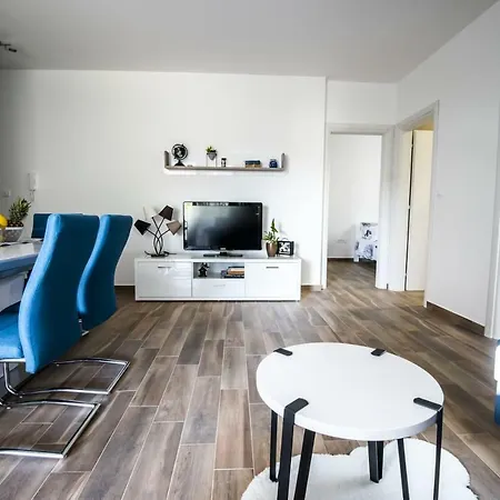 Blue Pearl Apartment *